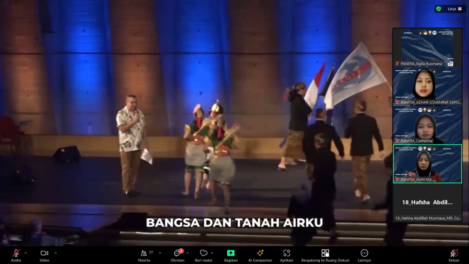 Menyanyikan lagu Indonesia Raya
